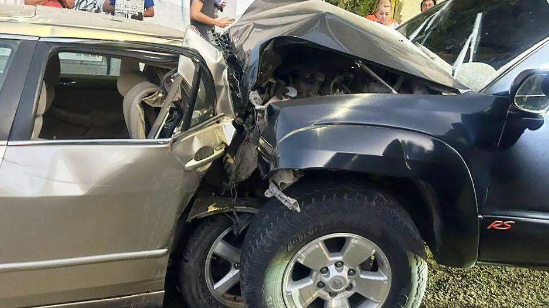 accidente vial de 5 autos la paz